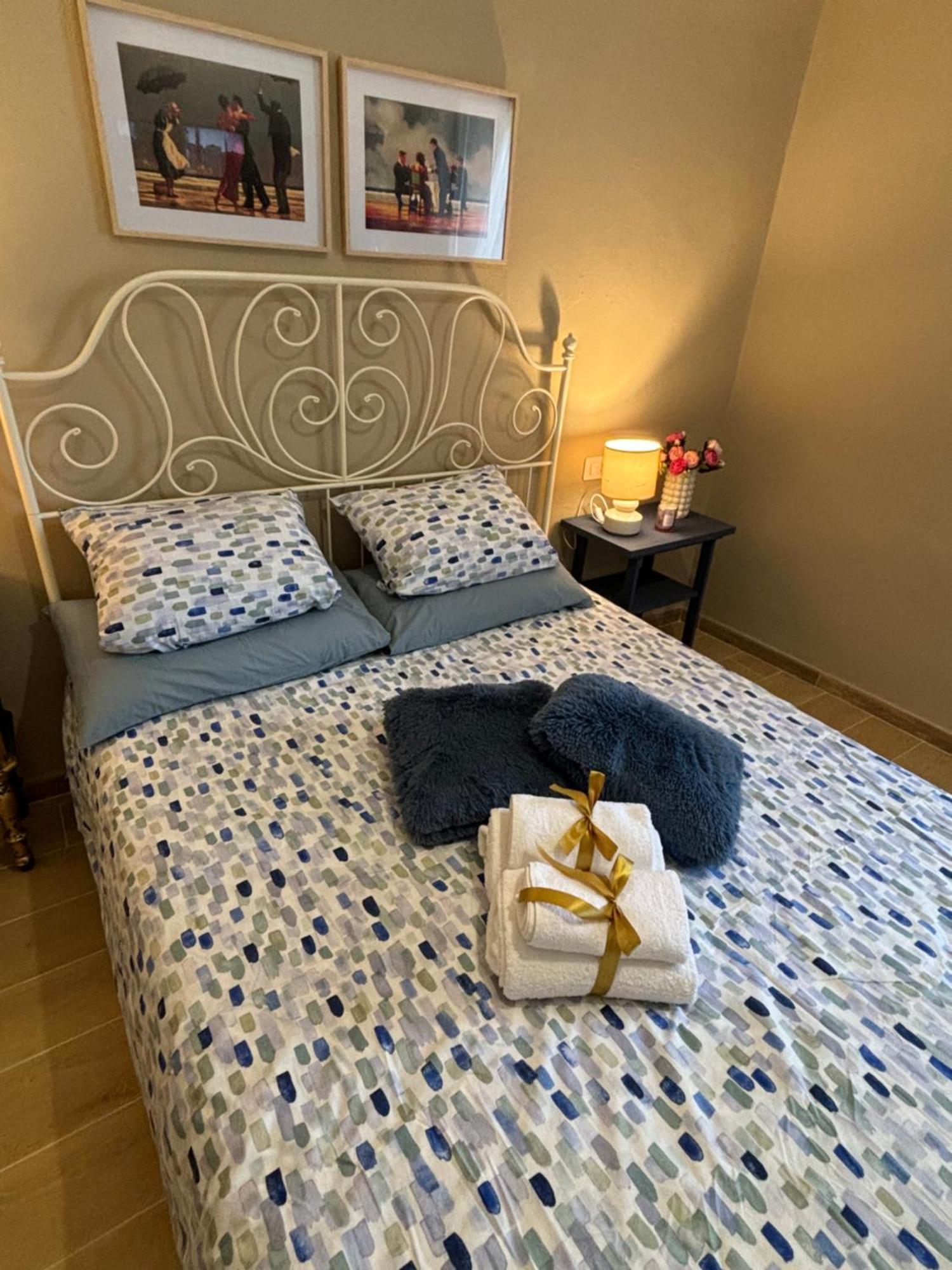 Casa Vacanze La Donna Di Cuori Volterra Luaran gambar